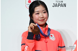 “首傾げポーズ”話題・フィギュア中井亜美選手、五輪初出場も「緊張なく滑れた」3年後の次回大会に向け意気込み「楽しみながらいい結果を出せたら」【TEAM JAPAN 帰国時記者会見】
