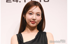 TWICEナヨン、素肌際立つベアトップ衣装姿に絶賛の声「憧れの骨格」「格好良すぎる」