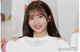 AKB48メンバー、美脚輝く“ミニーちゃん”コーデ披露 ディズニー満喫ショットに「可愛すぎる」「ビジュ最高」の声