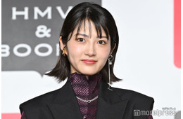 元乃木坂46若月佑美、ヒョウ柄ミニスカコーデにファン熱狂「破壊力すごい」「照れた表情が最高」