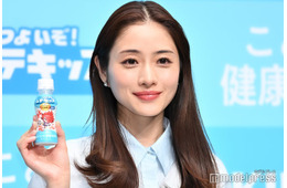 石原さとみ、育児で意識していること・家族時間語る「子供と見つめ合って…」