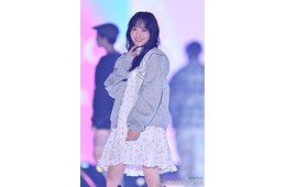 乃木坂46一ノ瀬美空、色白美脚際立つミニワンピ姿披露 “あざとポーズ”で観客の心鷲掴み【TGC2026 S/S】