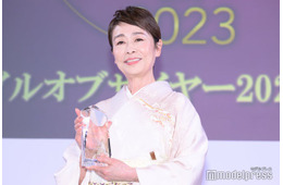 安藤優子、豪華女子会メニュー公開 刺身・手羽元八角煮などズラリ「お店みたい」「器選びがお洒落」と反響