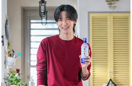 Snow Man目黒蓮、新CMで“だけ旨顔”披露 美味しさのあまりハプニングも「勝手に食べてすみません」