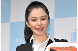 ビビアン・スー、10歳息子に抱きつく2ショット公開「口元が似てる」「最高の親子ショット」と反響