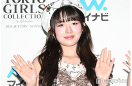 IVEレイ、ミニスカから美脚スラリ ブラックコーデに反響「存在感が半端ない」「脚長すぎ」