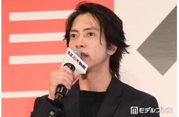 シソンヌ長谷川、山下智久のアドリブ量に驚き「芸人ぐらいやってくる」共演者同士の仲良し秘話も「学校みたい」【正直不動産】