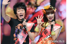 「かつみ・さゆり」さゆり、ニーハイブーツ履いた美脚ショット話題「ギリギリ」「攻めた丈感」