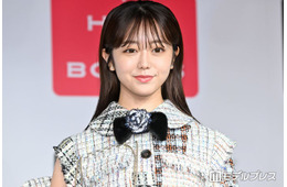 峯岸みなみ「顔の周り短くしたいって初めて言いました」新ヘアで雰囲気ガラリ「小顔が際立ってる」「真似したくなる」と絶賛の声