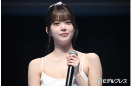 LE SSERAFIMウンチェ、ノースリーブ×ミニスカから圧巻美脚輝く「小顔際立つ」「色白で綺麗」の声