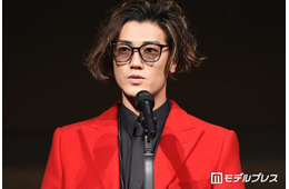 赤西仁「かみきった」長髪から大胆イメチェン 自撮りショットにファン悶絶「爽やかでかっこよすぎ」「新鮮」