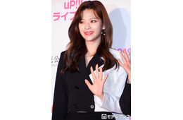 TWICEジョンヨン、ノースリ姿の鏡越しショットに反響続々「ビジュ最高」「美しすぎる」