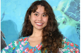 peco、水着姿でディズニークルーズ船のプール満喫「髪型も色合いも全てがおしゃれ」の声