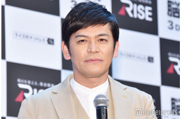 ますおか岡田、成長した息子の姿公開 映画館での写真に「イケメン親子」「2人ともおしゃれ」の声