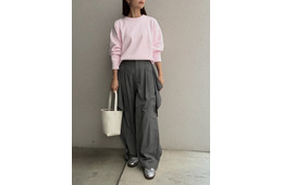 今、選びたいのはこんな色！【ユニクロ】のピンクニットでつくる春の洗練スタイル。【40代の毎日コーデ】