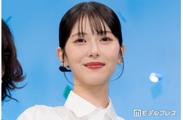 浜辺美波“アシンメトリーなボブヘア”で雰囲気一変「未来感すごい」「難易度が高い髪型なのに完璧」と反響