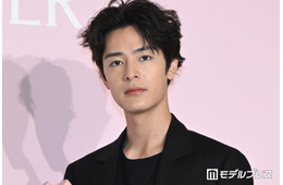 塩野瑛久、お風呂場・隙間の埃…新生活迎える人に実践的なアドバイス「本当に便利でおすすめ」【BURBERRY HER SAKURA JOURNEY】