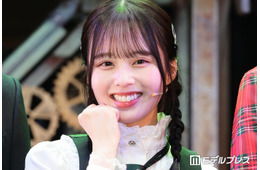 乃木坂46佐藤璃果、肩出しニット着た“卒業祝い”ショット公開「お姉さん感溢れてる」「レベチで可愛い」の声