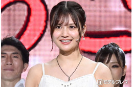 元乃木坂46中村麗乃、純白のミニ丈ワンピ姿で美脚際立つ「人魚姫みたい」「憧れのスタイル」の声
