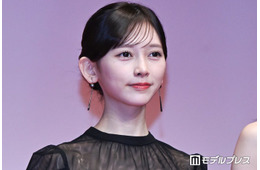 乃木坂46池田瑛紗、圧巻美脚際立つショットに絶賛の声「まるで絵画」「新曲タイトルにちなんだ写真なのかな」