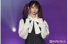 ≠ME谷崎早耶、パーカー×ミニスカの私服ショットにファン悶絶「新鮮なコーデ」「美脚すぎる」