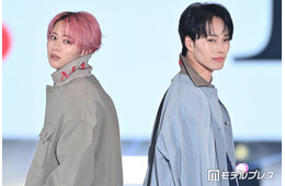 超特急シューヤ＆マサヒロ“チャーはん”コンビ、春っぽコーデでペアランウェイ 背中合わせに黄色い歓声【ガルアワ2026SS】