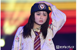 「今日好き」おひなさま（長浜広奈）、フリンジミニスカから美脚スラリ ギャップ見せコーデで観客魅了【ガルアワ2026SS】