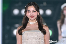 ゆきぽよ、美人妹と平成ギャルに変身 美脚際立つ“超ミニ丈”コーデに絶賛の声「再現度高すぎる」「似合ってる」