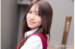 「今日好き」榊原樹里（じゅり）、美脚際立つミニボトム黒コーデのカフェショット公開「美少女すぎる」「憧れのスタイル」と反響