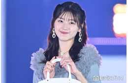 元日向坂46佐々木美玲、タイトスカートから美脚スラリ「見惚れるスタイル」「ラインが美しすぎる」