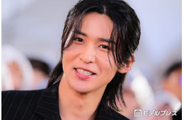 Snow Man目黒蓮、カナダから一時帰国後初のイベント登壇 雨のレッドカーペット降臨しファン歓声【SAKAMOTO DAYS】