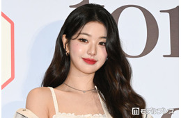 IVEウォニョン、青カラコン＆ウェーブヘアで雰囲気ガラリ「新鮮で可愛い」「ビジュ最強」と絶賛の声続々