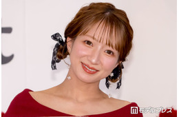 辻希美、次女・夢空ちゃんを抱っこ「ピンクマン」な親子ショット公開に「お揃いっぽくて素敵」「天使が2人」と反響