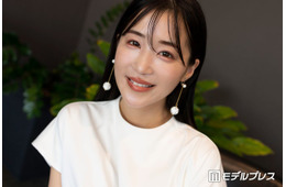 「バチェラー4」休井美郷、胸元輝くドレス姿で夫と密着「幸せオーラが眩しい」「身長差が尊い」の声