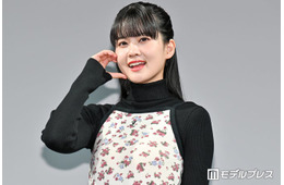 「ラブライブ！」AiScReam声優・大西亜玖璃、美脚際立つミニスカ姿にファン悶絶「赤×黒が最強」「髪型も新鮮で可愛い」
