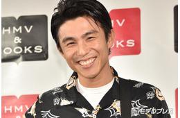 中尾明慶「妻から寝室を別にしたいとの申し出が」自宅での寝姿公開「思わず二度見した」「ベッドが大きい」と反響
