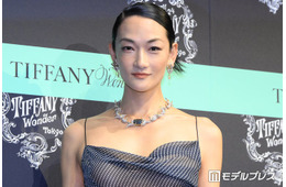 43歳・冨永愛、20年ぶりの出産を報告「久しぶりの新生児と日々です」高齢出産への不安も振り返る