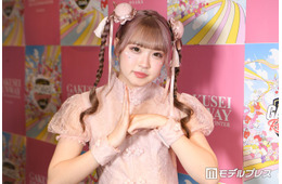 人気クリエイターの一生友子・ユナ、へそ出しコーデでディズニー満喫「真似したい」「スタイル良すぎ」と反響