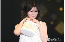 「今日好き」米澤りあ、アメスリトップスで美素肌披露「悶絶級の可愛さ」「仕草が天才的すぎる」と反響【サツコレ2026S/S】