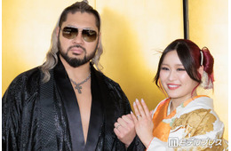 プロレスラーのイヨ・スカイ＆NARAKU選手、結婚発表 “日本人で初”夫婦でWWE所属に プロポーズの言葉・公表理由に言及