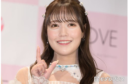 ＝LOVEメンバー、ミニワンピースから美脚スラリ「脚まっすぐで綺麗」「等身バランス神」とファン絶賛