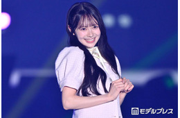 “顔面重要文化財”AKB48センター伊藤百花、ミニスカ夏コーデに絶賛の声「手も脚も長くてスタイル抜群」「お人形さんみたい」