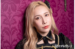 双子の母・ヘラヘラ三銃士ありしゃん、美ボディ際立つ水着姿に反響「抜群のスタイルですね」「デコルテライン美しい」
