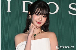 IVEウォニョン、美デコルテ輝くベアトップドレス姿に熱視線「圧巻のスタイル」「陶器のような肌に見惚れる」