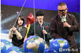SixTONESジェシー、冒頭からボケ炸裂 渡辺久美子・あの・シソンヌ長谷川らと客席からサプライズ登場【新劇場版☆ケロロ軍曹】