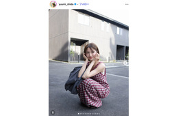 志田友美、20歳差の母親と“腹筋チャレンジ”公開「美人遺伝子強い」「姉妹みたい」と反響