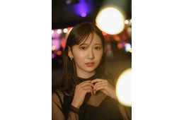 日向坂46藤嶌果歩、黒ドレスに身を包み大人な表情 1st写真集先行カット第6弾解禁