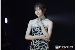 「今日好き」土屋惺来、美ボディ際立つぴったりヒョウ柄ミニ丈ワンピ姿【学生ランウェイ名古屋】