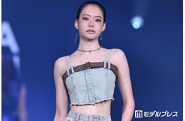 なごみ、ミニ丈キャミトップスから美ウエスト披露「美しすぎる」「スタイル抜群」の声【オキコレ2026】
