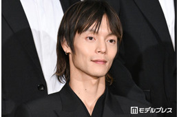 窪田正孝、サングラスの写り込みショットが話題「思わぬ夫婦ショット」「奥さんだよね？」の声